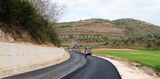 Drejt përfundimit rikonstruksioni i rrugës Roskovec – Poshnjë