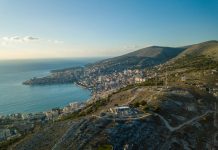 Manastiri me arkitekturën më unike, një ndër destinacionet më të vizituara në Sarandë