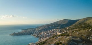 Manastiri me arkitekturën më unike, një ndër destinacionet më të vizituara në Sarandë