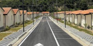 FOTOT/ Gati shtëpitë e reja edhe për 49 familje në Zall Herr