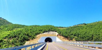 Firmoset marrëveshja për financimin e Qukës-Qafë Plloçë, shkurtohet me 1 orë udhëtimi nga Tirana në Korçë