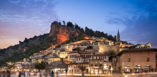 Gazeta Britanike/ Plazhe, male, qytete antike dhe çmime të lira? Shqipëria i ka të gjitha