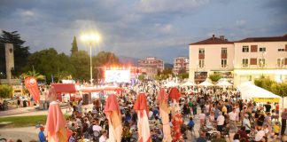 “Nona” – Festivali i gjysheve, mijëra vizitorë dynden në Përmet (FOTO)