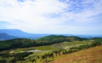 FOTOT/ Liqeni akullnajor i Dushkut në Gramsh, një mrekulli e natyrës shqiptare