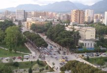 Cila është makina preferuar e shqiptarëve dhe sa automjete ka në Shqipëri