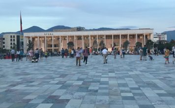 Paketa 43.1 miliardë lekë/ Rriten pagat dhe pensionet. Ja sa lekë shtesë do marrin policët, pensionistët, administrata. Rritet edhe paga minimale