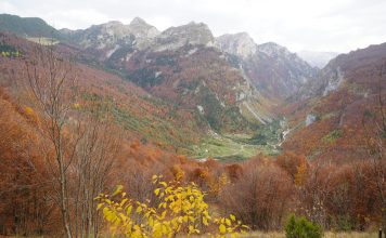 FOTOGALERI/ Çeremi, fshati alpin që të mahnit me peizazhin e tij të artë