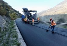 FOTOT/ Përfundon rehabilitimi i shtresave asfaltike në aksin Tepelenë-Gjirokastër