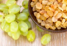 Mësoni efektet e jashtëzakonshme të rrushit të thatë dhe shtojeni menjëherë në shportën tuaj