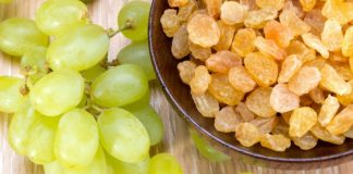 Mësoni efektet e jashtëzakonshme të rrushit të thatë dhe shtojeni menjëherë në shportën tuaj