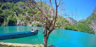 Lugina e Shalës “rrëmben” turistët, ja sa persona e vizituan këtë vit (FOTOT)