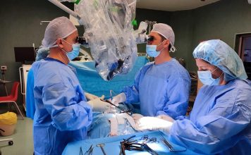 Mjekët e Spitalit të Traumës realizojnë me sukses ndërhyrjen delikate