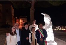 FOTOT/ Busti i heroit, Gjergj Kastriot Skënderbeut, në Kundisa të Sicilisë