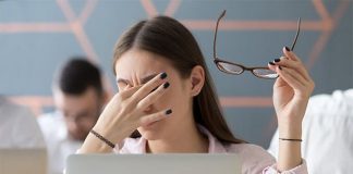 Ju lodhen sytë nga qëndrimi gjatë në kompjuter ose telefon? Ja çfarë duhet të bëni