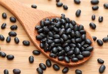 Fermeri korçar që kultivon fasule të zeza, ja përfitimet shëndetësore