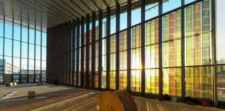 Dritare që prodhojnë energji elektrike, shpikja zvicerane që mund të ndryshojë botën