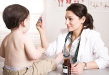 KESHILLA – 13 mënyra natyrale si të qetësoni kollën tek fëmijët, çfarë duhet të bëni