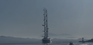 Superjahti më i madh me vela në botë mbërrin në brigjet e Durrësit