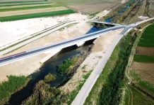 Përfundon ura e Hoxharës, lidh Fierin me bregdetin e Semanit e Darëzezës