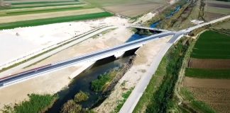 Përfundon ura e Hoxharës, lidh Fierin me bregdetin e Semanit e Darëzezës