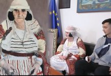 (FOTOT) Nipi fitoi zemrat e shqiptarëve me pikturën e saj/ Njihuni me gjyshe Terezën, nënë e 13 fëmijëve
