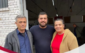 Njerëzit e punës/ Njihuni me Livanin nga Belshi, prodhon 3 tonë ullinj në vit