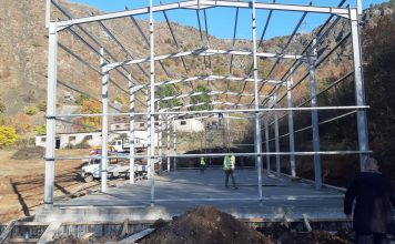 FOTOT/ Lajm i mirë për fermerët e Librazhdit, nis ndërtimi i një Pike Grumbullimi