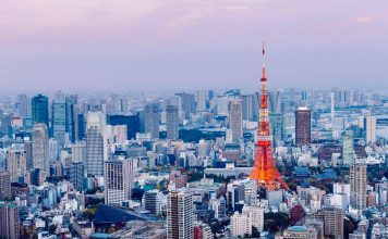 Tokio e bën të detyrueshme me ligj vendosjen e paneleve diellore në shtëpitë e reja