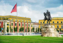 Buxheti i Bashkisë së Tiranës për 2023 është shtatë herë me i madh se sa ai i 2015, pa rritur asnjë taksë për familjarët.