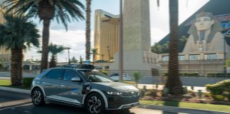 Uber fut në qarkullim taksitë robotike në rrugët e Las Vegas