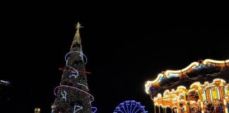 FOTO / Magjia e festave të fundvitit ndihet edhe në Tiranë, qyteti zbukurohet me dritat festive