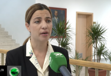 Njihuni me Xhesikën, gruaja që ruan sigurinë tek shkolla “Sami Frashëri” në Tiranë