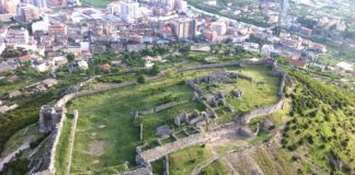 FOTO/ Nis puna për restaurimin e Kalasë së Lezhës