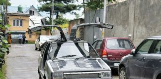 Mësuesi i matematikës ndërton makinën luksoze me energji diellore