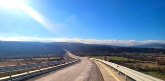 FOTOT/ Korçë-Ersekë për 20 minuta, shihni sa kanë avancuar punimet në rrugën e re