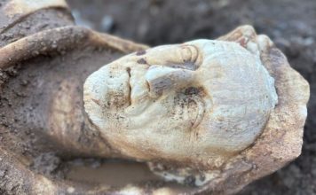 Arkeologët zbulojnë statujën e Herkulit në Romë