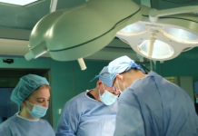 Realizohet me sukses ndërhyrja e rrallë në QSUT, mjekët i shpëtojnë jetën 40 vjeçarit