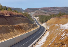 FOTOT/ Korça dhe Erseka afrohen me njëra-tjetrën, përfundon aksi Qafa e Qarrit-Mollas