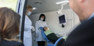 Përfitojnë 240 mijë fëmijë/ Nisin punën në terren njësitë e lëvizshme dentare