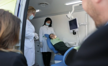 Përfitojnë 240 mijë fëmijë/ Nisin punën në terren njësitë e lëvizshme dentare