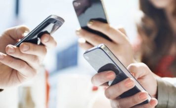 Disa gabime që nuk duhet t’i bëni kurrë gjatë karikimit të telefonit tuaj