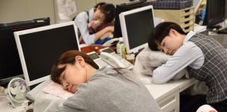 Këto vende i lejojnë punëtorët të flenë gjatë orarit të punës