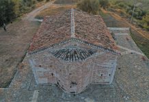 Kisha e Shën Kollit në Kurjan, elemente paleokristiane në fasadë