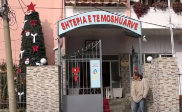 Të moshuarit që nuk pranojnë të pleqërojnë