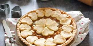 Tartë me Zemra – Receta e Shpejtë e Ëmbëlsirës së Shijshme