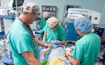 Anesteziologu zbulon detajet se çfarë ndodh me ju gjatë anestezisë