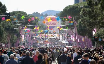 FOTO/ Tirana plot ngjyra e diell në Ditën e Verës