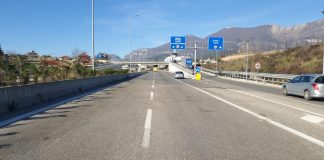 Përfundojnë punimet në mbikalimin e Shkozës, qarkullimi në të dy senset