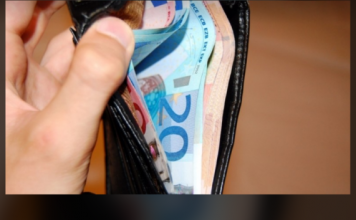 Kosovë/ Qytetari gjen portofolin me para dhe e dorëzon në Polici