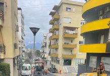 FOTOT/ Bashkia e Tiranës vijon investimet, rehabiliton shtresat e asfaltit në rrugën “Eduart Mano” në Lagjen Nr.13
